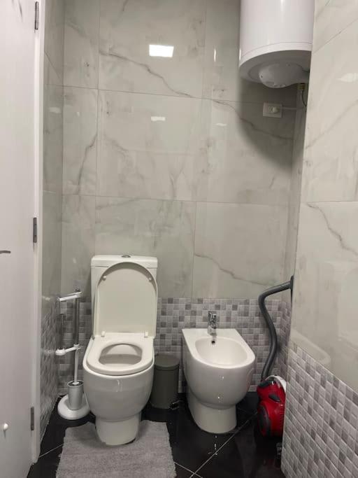 Modern Apartment At Train Station Tirana Exterior foto